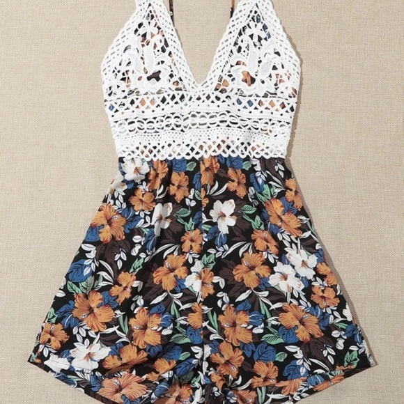 🛍 SHEIN Tie Back Floral Romper - Picture 2 of 6